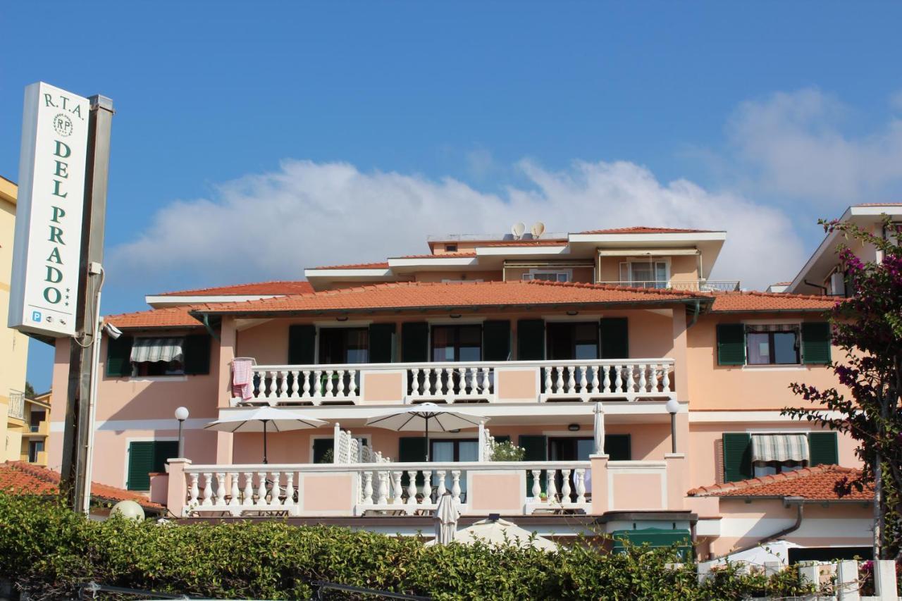 Del Prado Aparthotel Riva Ligure Bagian luar foto