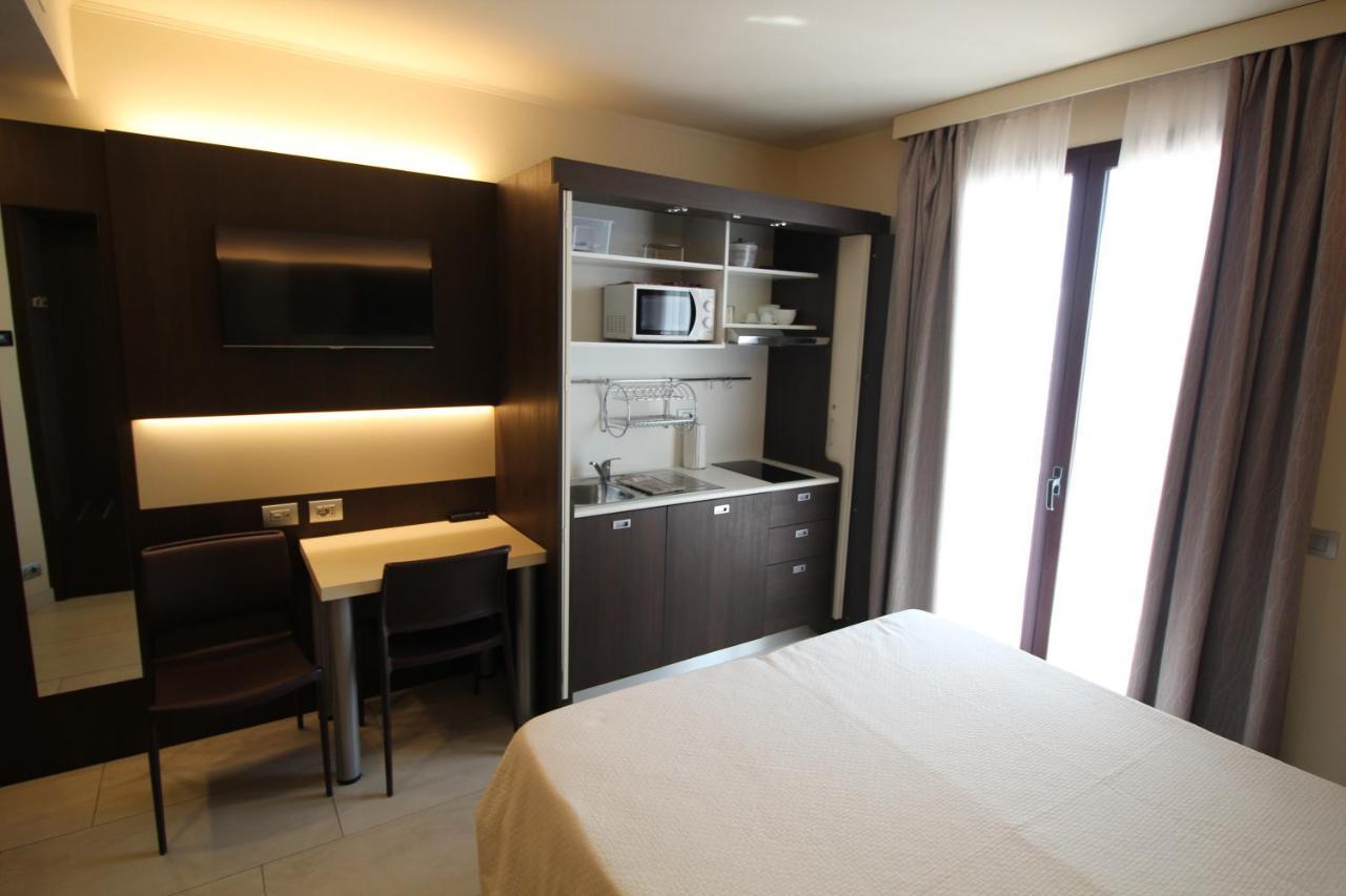 Del Prado Aparthotel Riva Ligure Bagian luar foto