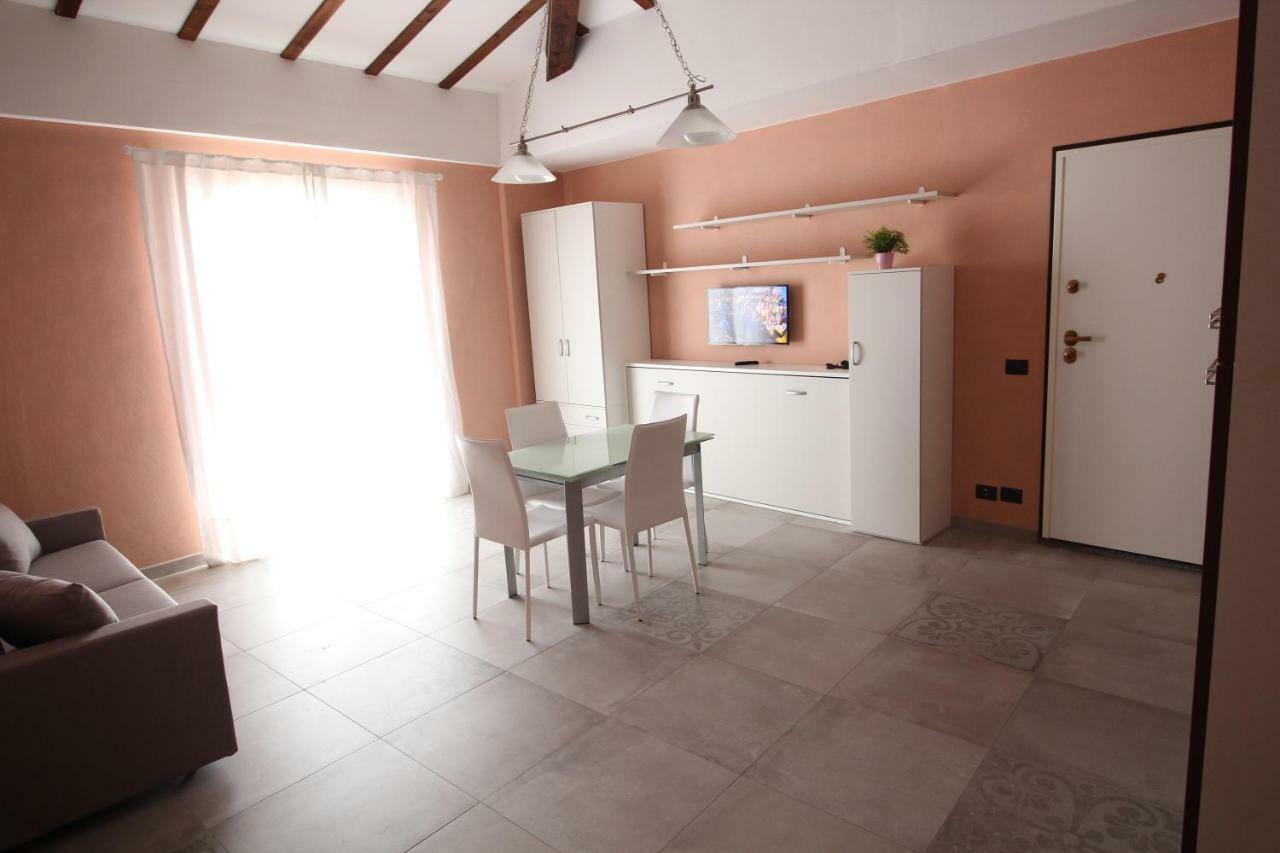 Del Prado Aparthotel Riva Ligure Bagian luar foto