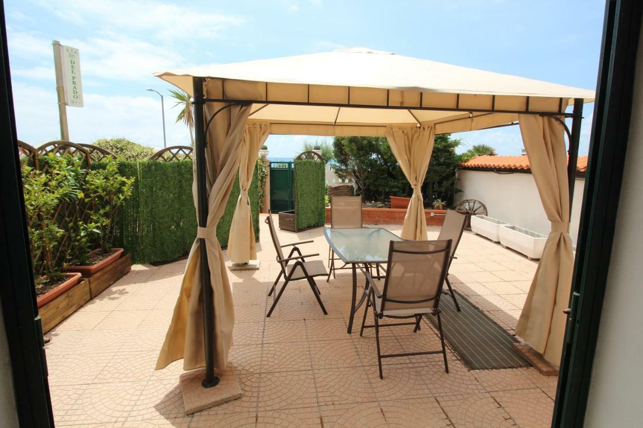 Del Prado Aparthotel Riva Ligure Bagian luar foto