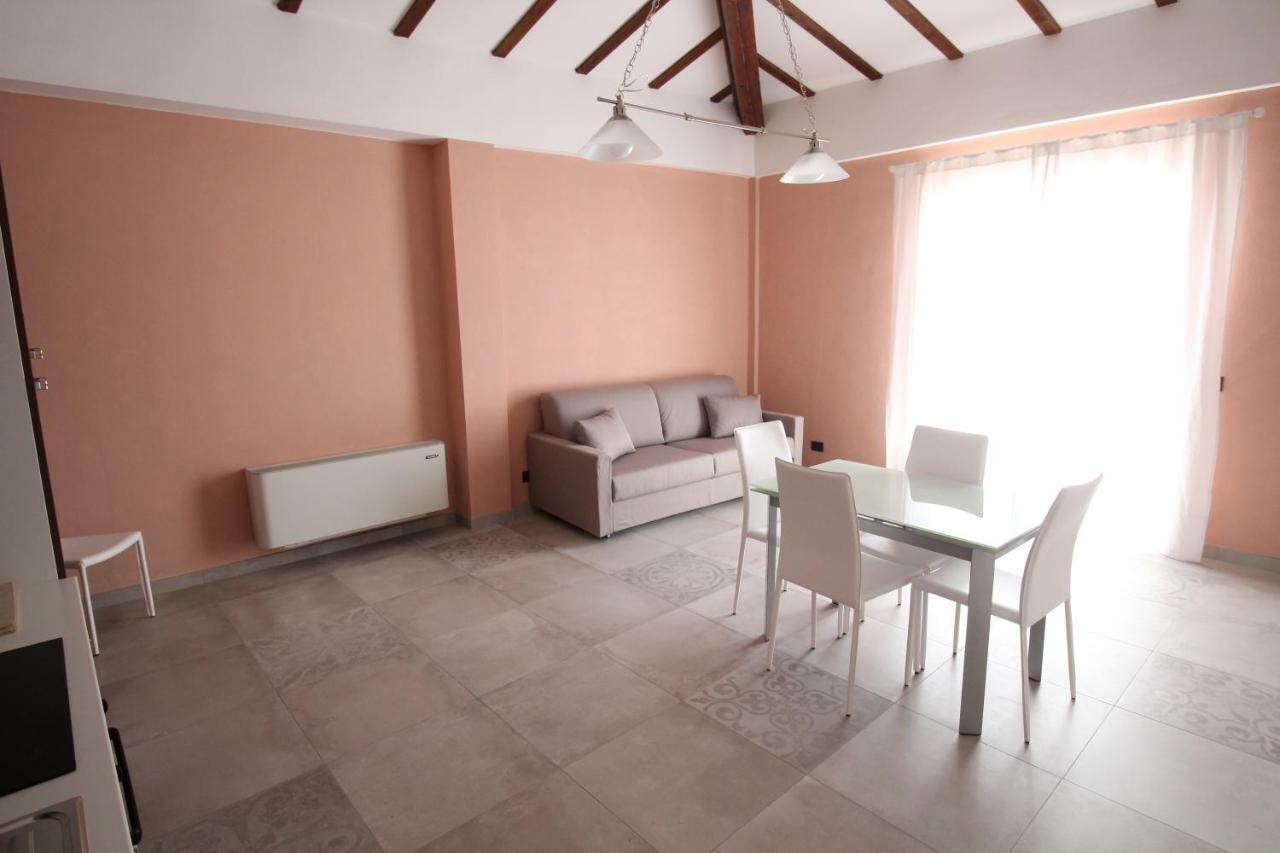 Del Prado Aparthotel Riva Ligure Bagian luar foto