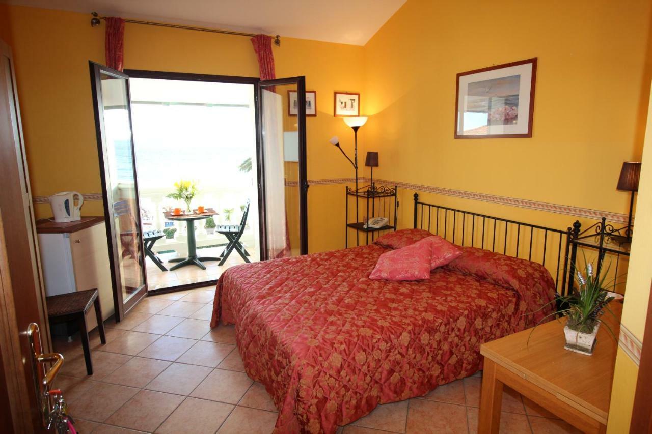 Del Prado Aparthotel Riva Ligure Bagian luar foto
