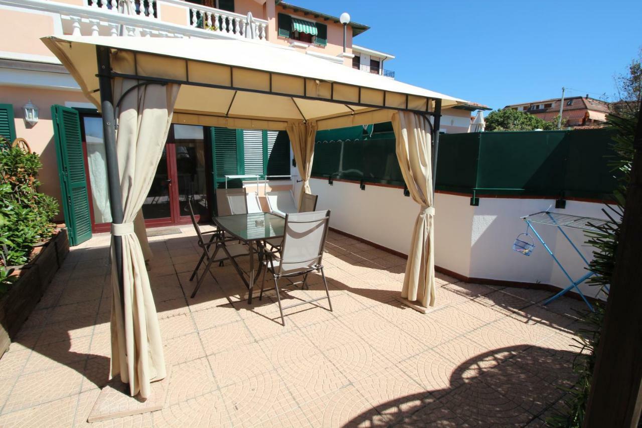 Del Prado Aparthotel Riva Ligure Bagian luar foto