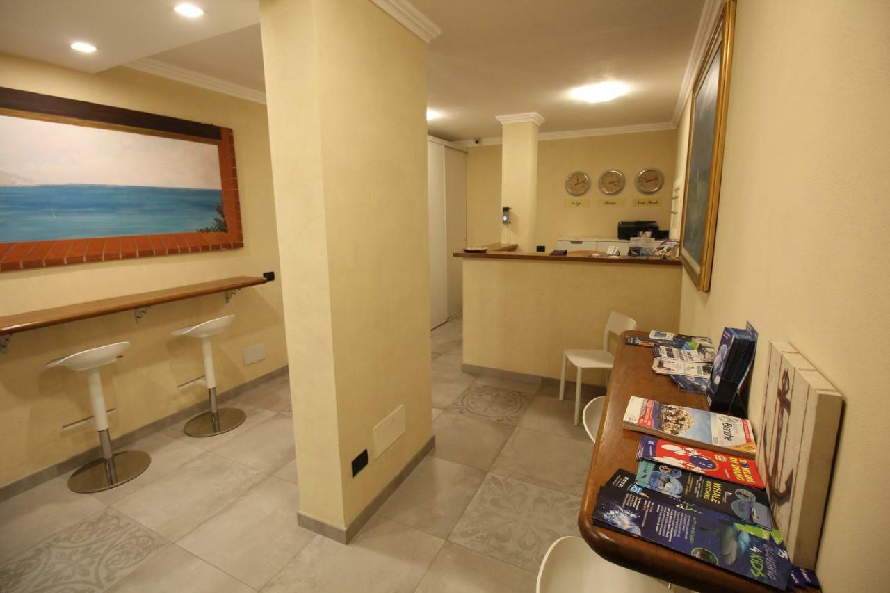 Del Prado Aparthotel Riva Ligure Bagian luar foto