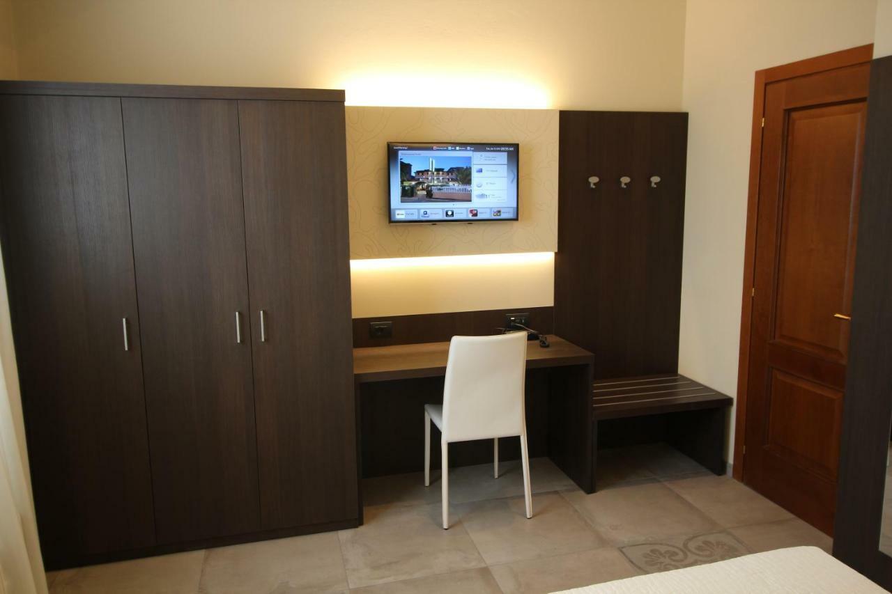 Del Prado Aparthotel Riva Ligure Bagian luar foto
