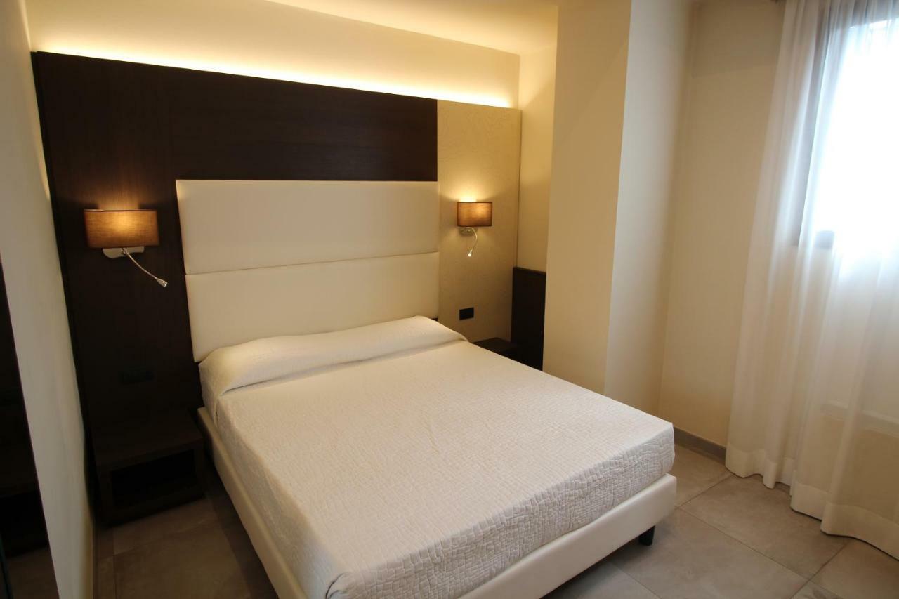 Del Prado Aparthotel Riva Ligure Bagian luar foto